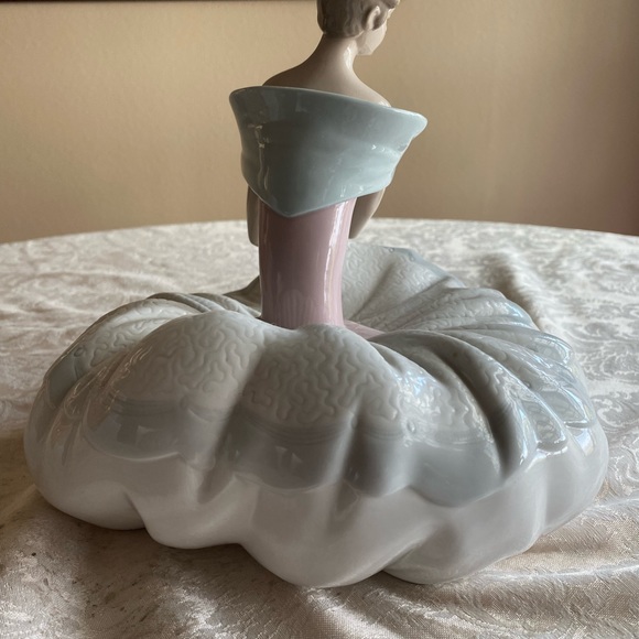 RETIRED NAO by LLADRO - Picture 4 of 8